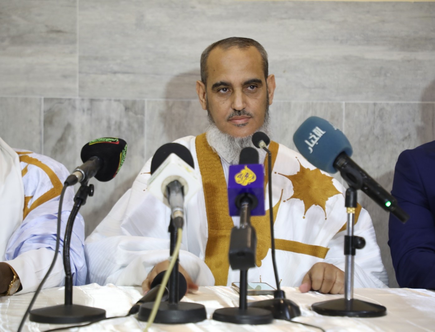 زعيم المعارضة: محاربة الفساد لا تكون باعتقال فاضحيه 