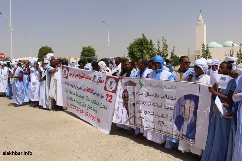 احتجاجات أمام السجن ضد اعتقال "جدو" و"ودادي" (فيديو)