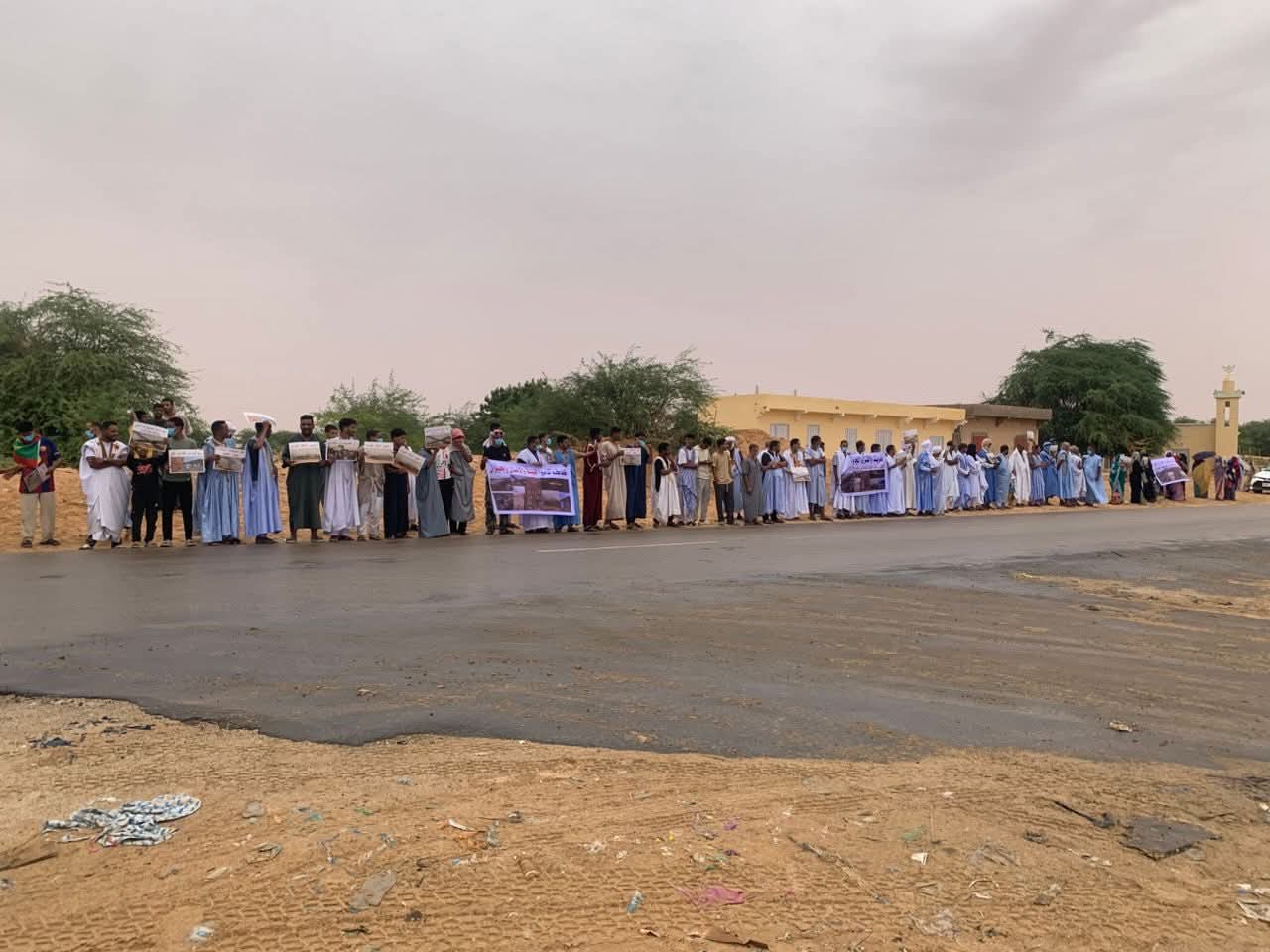 سكان تفيريت يستأنفون احتجاجاتهم المطالبة بإغلاق مكب النفايات