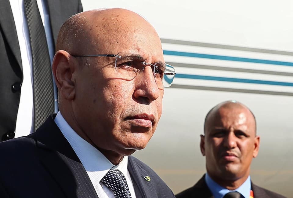 غزواني يغادر إلى الجزائر للمشاركة في ذكرى ثورة التحرير