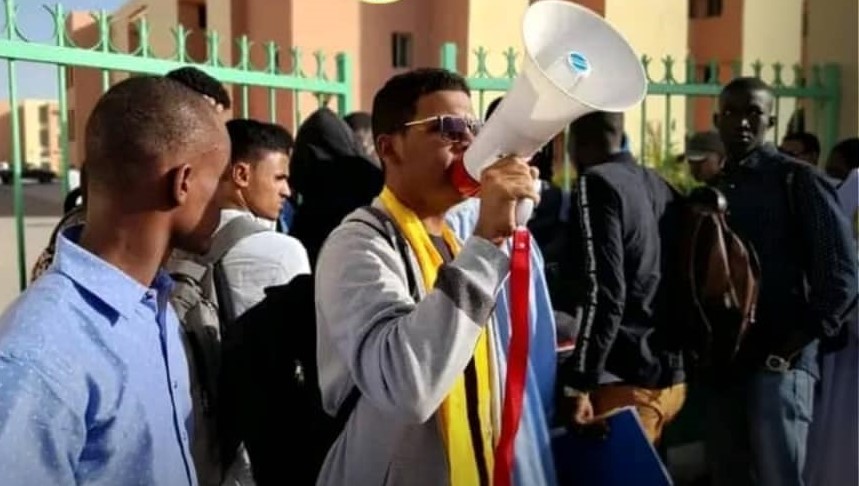 اتحاد طلابي يحتج على مماطلة "الخدمات الجامعية" في تحقيق مطالبه