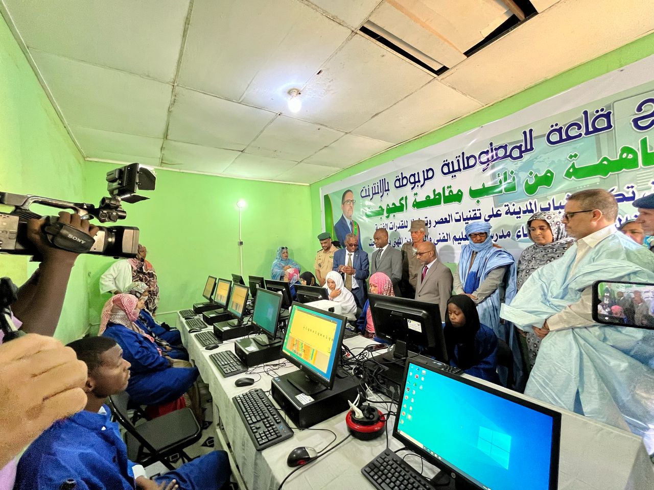 برلماني يدعم مدرسة التكوين المهني في اكجوجت بقاعة للمعلوماتية