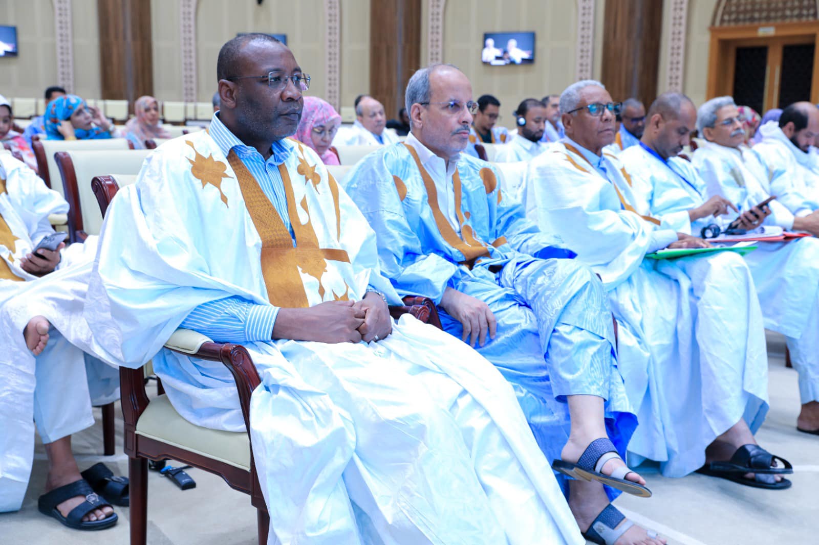 رئيس الحزب الحاكم يتعهد بالاستفادة من توصيات ندوة "الحكامة الرشيدة"