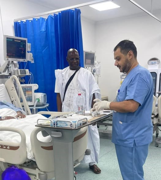 وزير الشؤون الإسلامية يزور حاجة محجوزة ويتفقد البعثة الصحية