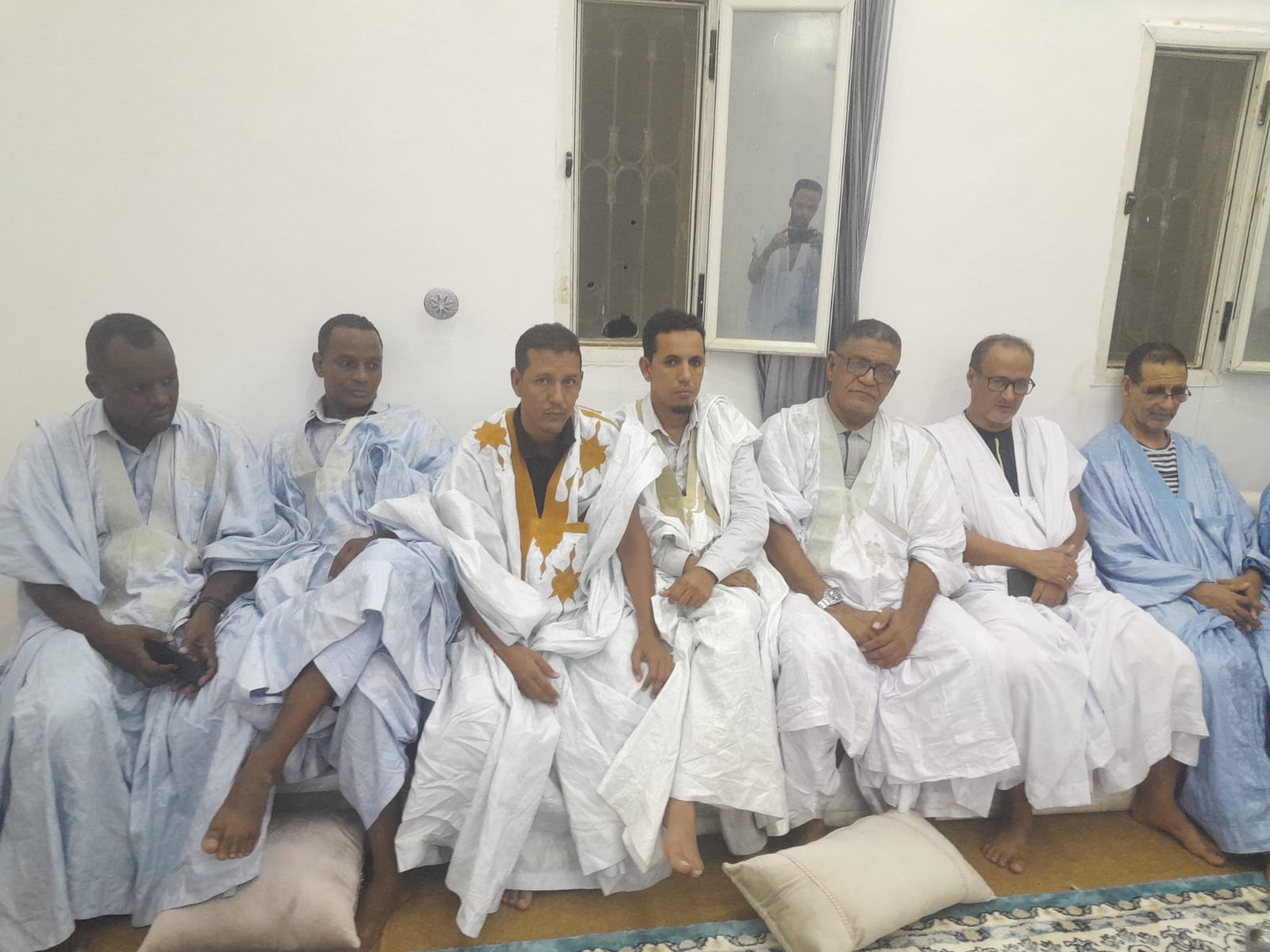 وفد من نقابة الصحفيين يعزي النقيب السابق