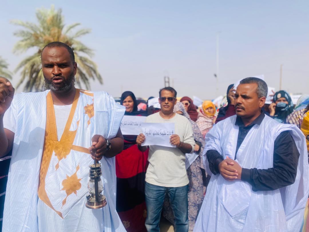احتجاجات في أطار للمطالبة بحل أزمة المياه والكهرباء