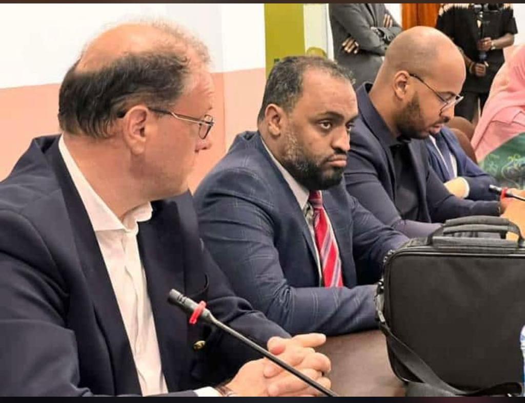 فصل موظف بـ"أورا بنك" انتقد تصريحات لمدير البنك هاجم فيها (حماس)