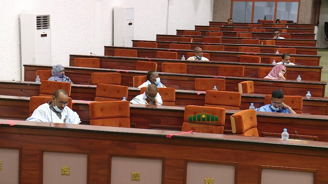 تأجيل البت في تعديلات مشروع "قانون حماية الرموز"