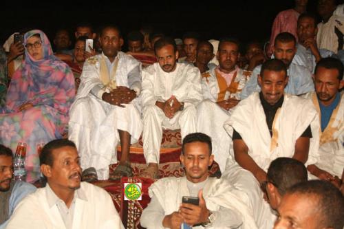 ولد الوافي يتعهد من أمورج بمجانية التعليم وتوحيد الزي المدرس