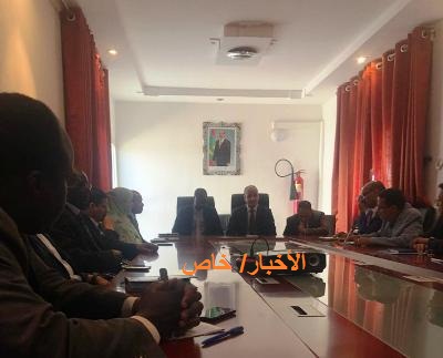 تبادل المهام بين الرئيس المنصرف والجديد للمنطقة الحرة(صور)