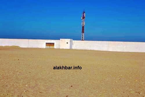 ملعب اسنيم...حين تغيب النجيلة ويستحيل اللعب(صور)