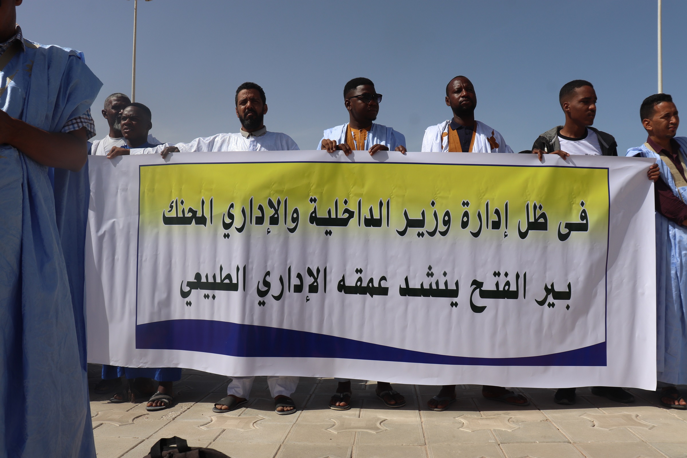سكان قرية بئر الفتح يطالبون بنقل تبعية قريتهم لبلدية الركيز