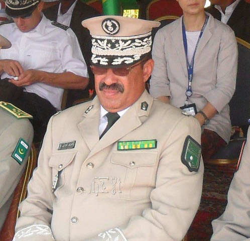 ولد عبد العزيز يزور قيادة الدرك