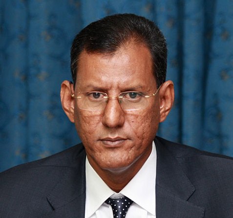 وزير الصحة يدعو لتفعيل العمل بمركز الاستطباب